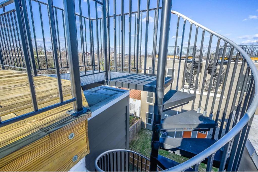 Spacious 3Bedroom Duplex With Rooftop Deck! Вашингтон Экстерьер фото